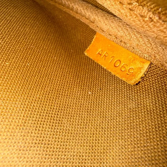 Louis Vuitton Mini Pochette Purse - Picture 6 of 11